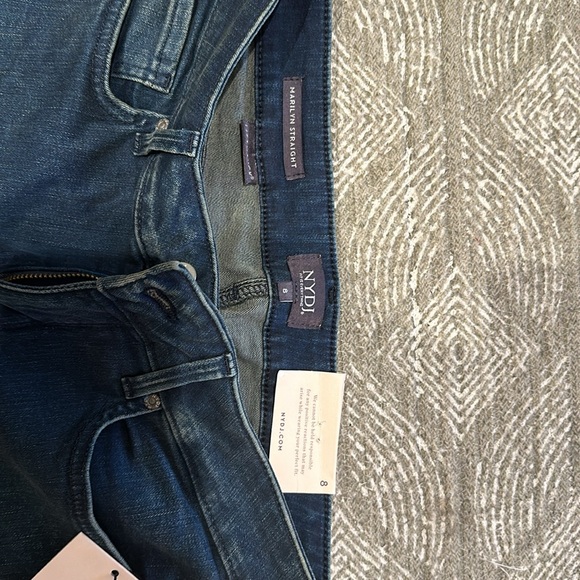 NWT NYDJ Marilyn Straight Jeans size 8 - Picture 2 of 5